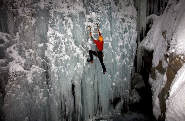 In heart of the Ecrins massif, the canyons of the Torrent d’Ailefroide offer some excellent, steep ice climbs in the right conditions. After a prolonged cold snap, we found this 15 metre wall of grade 5 water ice virtually hidden from view on the steepest side of a gigantic boulder above the river.